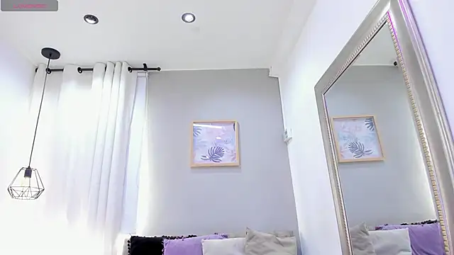 Snapshot of _AlejaCruz_ chatting on November 14, 2025, 7:28 pm AlejaCruz online show from November 14, 2025, 7:28 pm