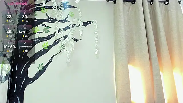 Snapshot of _AlejaCruz_ chatting on October 7, 2025, 7:15 pm AlejaCruz online show from October 7, 2025, 7:15 pm