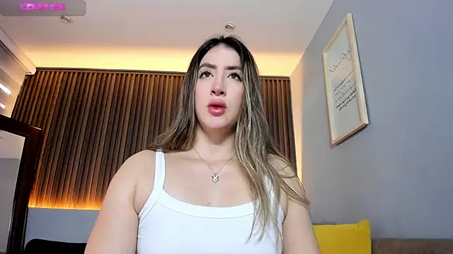  AlejaCruz  online show from July 26, 2026, 6:37 pm