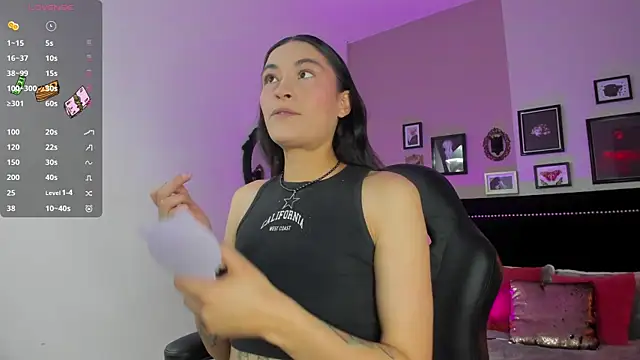 Snapshot of Lissy__Dream chatting on October 16, 2025, 1:25 am Lissy Dream online show from October 16, 2025, 1:25 am