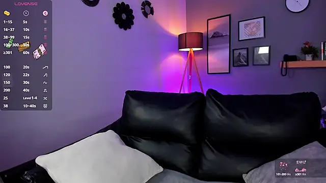 Snapshot of Lissy__Dream chatting on October 10, 2025, 11:38 pm Lissy Dream online show from October 10, 2025, 11:38 pm