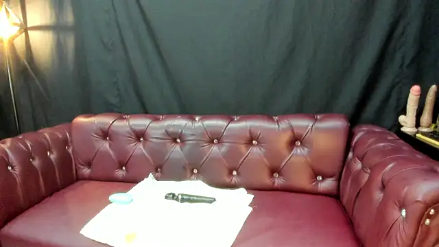 Charlotte  Brown  online show from February 7, 2025, 11:34 am