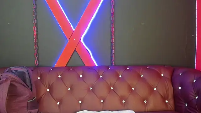 Charlotte  Brown  online show from November 6, 2025, 1:26 pm