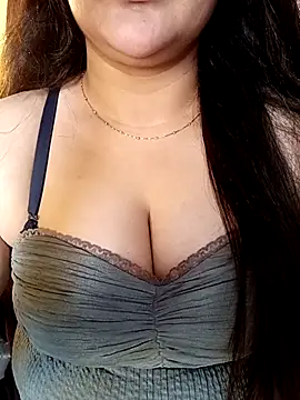 Snapshot of AK---47 chatting on November 11, 2025, 7:36 am AK---47 online show from November 11, 2025, 7:36 am