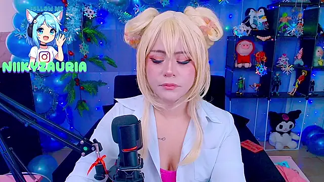 Snapshot of _niiky chatting on December 4, 2025, 4:17 pm niiky online show from December 4, 2025, 4:17 pm