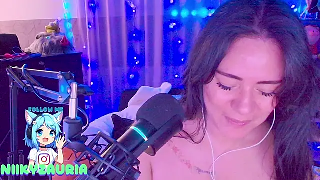 Snapshot of _niiky chatting on February 10, 2026, 3:33 pm niiky online show from February 10, 2026, 3:33 pm