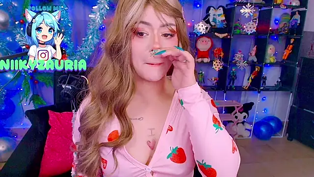 Snapshot of _niiky chatting on December 13, 2025, 8:04 pm niiky online show from December 13, 2025, 8:04 pm