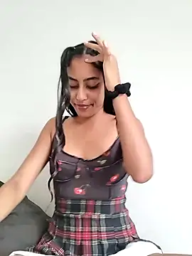 cleopatra-phaedra online show from March 26, 2026, 1:53 pm