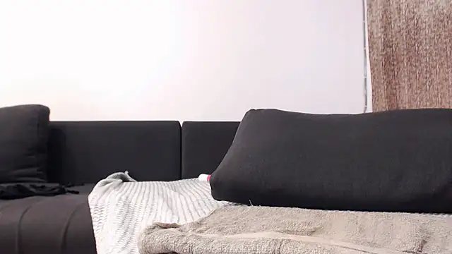 EmmaStward online show from November 4, 2025, 7:34 am