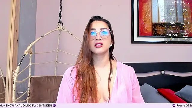  LaraMom  online show from November 17, 2025, 5:50 pm