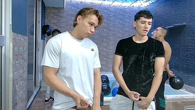 Snapshot of Boysgang_sex chatting on September 11, 2025, 11:43 am Boysgang sex online show from September 11, 2025, 11:43 am
