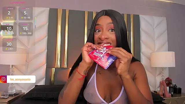 Anny osorio online show from November 19, 2025, 2:11 am