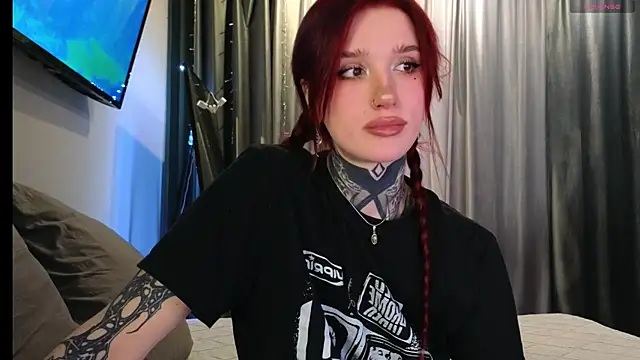 Snapshot of SophieInkk chatting on February 27, 2026, 5:07 am SophieInkk online show from February 27, 2026, 5:07 am