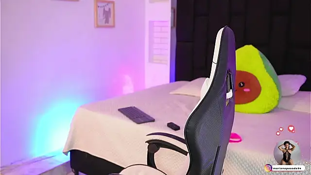 Marianamonroe  online show from March 13, 2026, 6:57 pm