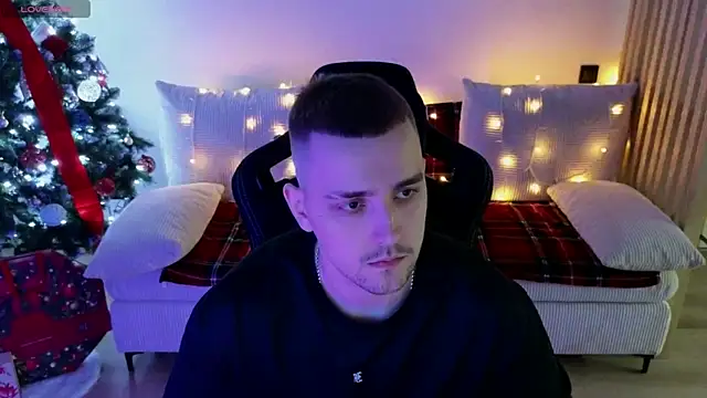 Larstar01 online show from January 11, 2026, 11:11 pm