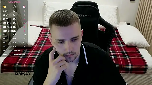 Larstar01 online show from March 19, 2026, 8:53 pm