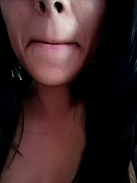 Snapshot of tiffani__love chatting on October 9, 2025, 8:20 pm tiffani love online show from October 9, 2025, 8:20 pm