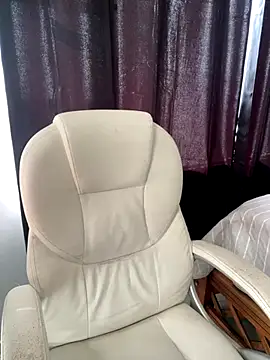 Angel Brown1  online show from September 23, 2025, 1:29 pm