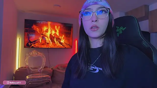 Snapshot of MarianaBranzz chatting on March 18, 2026, 7:15 pm MarianaBranzz online show from March 18, 2026, 7:15 pm