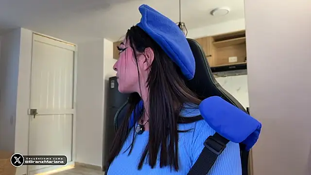 Snapshot of MarianaBranzz chatting on March 9, 2026, 2:20 pm MarianaBranzz online show from March 9, 2026, 2:20 pm