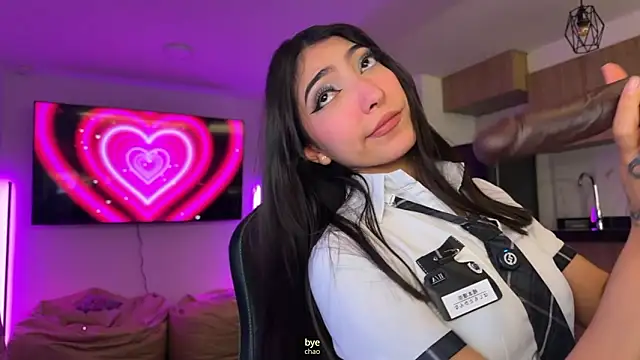 Snapshot of MarianaBranzz chatting on March 12, 2026, 5:17 pm MarianaBranzz online show from March 12, 2026, 5:17 pm