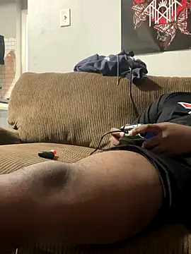 Snapshot of bigdick5157 chatting on November 25, 2025, 3:18 am bigdick5157 online show from November 25, 2025, 3:18 am