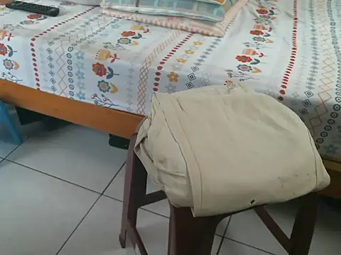 Snapshot of triangle0623 chatting on November 7, 2025, 7:13 am triangle0623 online show from November 7, 2025, 7:13 am