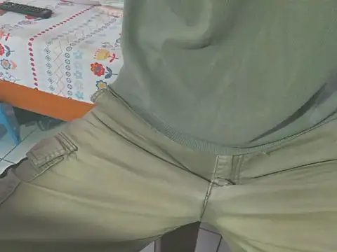 Snapshot of triangle0623 chatting on November 6, 2025, 8:07 am triangle0623 online show from November 6, 2025, 8:07 am