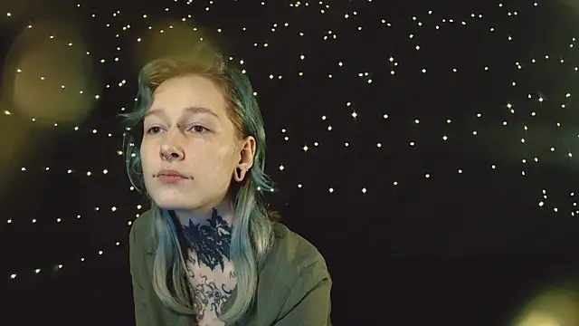 Snapshot of Littlespacemouse chatting on December 15, 2025, 1:50 pm Littlespacemouse online show from December 15, 2025, 1:50 pm