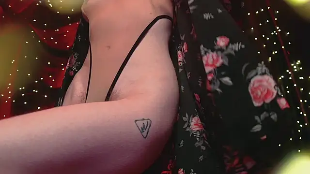 Snapshot of Littlespacemouse chatting on November 3, 2025, 1:47 pm Littlespacemouse online show from November 3, 2025, 1:47 pm