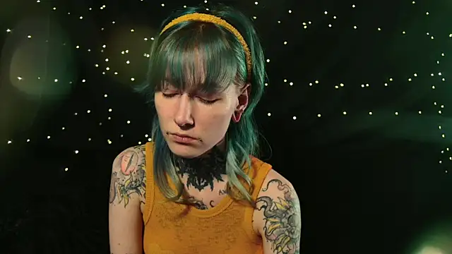 Snapshot of Littlespacemouse chatting on December 4, 2025, 11:53 am Littlespacemouse online show from December 4, 2025, 11:53 am