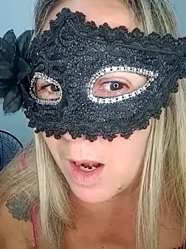 Snapshot of titiasexy chatting on April 8, 2026, 8:32 pm titiasexy online show from April 8, 2026, 8:32 pm