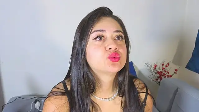 Snapshot of nahomi_sweett chatting on April 1, 2026, 2:03 pm nahomi sweett online show from April 1, 2026, 2:03 pm