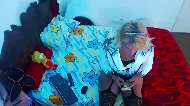 Candy-love87 online show from February 7, 2026, 2:36 pm