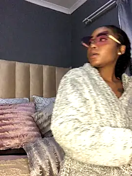 Snapshot of Nicole_Liam_ chatting on October 11, 2025, 4:52 pm Nicole Liam online show from October 11, 2025, 4:52 pm