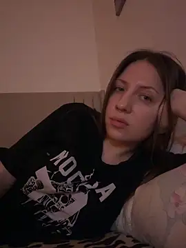 Snapshot of Sashabunny chatting on June 14, 2026, 10:11 pm Sashabunny online show from June 14, 2026, 10:11 pm
