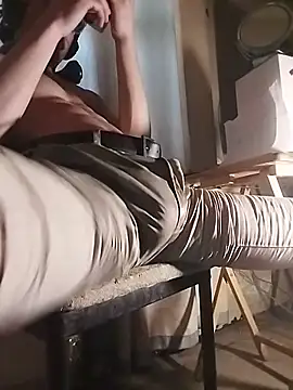 Snapshot of bigdickbulge28 chatting on June 18, 2026, 12:32 pm bigdickbulge28 online show from June 18, 2026, 12:32 pm