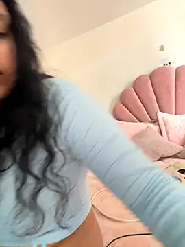 Snapshot of tati__22 chatting on December 5, 2025, 5:00 pm tati 22 online show from December 5, 2025, 5:00 pm