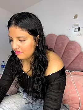 Snapshot of tati__22 chatting on November 29, 2025, 4:51 pm tati 22 online show from November 29, 2025, 4:51 pm