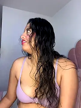 Snapshot of tati__22 chatting on November 14, 2025, 4:54 pm tati 22 online show from November 14, 2025, 4:54 pm