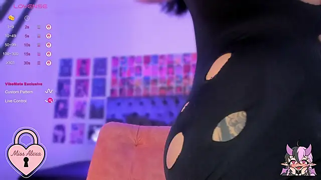 Snapshot of Tellme_Alexa chatting on October 7, 2025, 3:40 am Tellme Alexa online show from October 7, 2025, 3:40 am