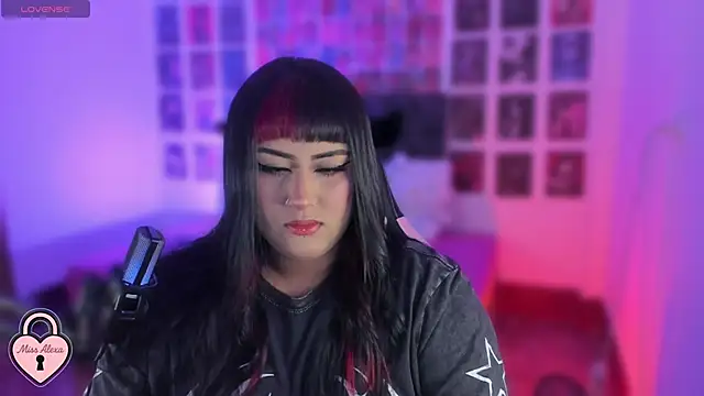 Snapshot of Tellme_Alexa chatting on November 16, 2025, 4:17 am Tellme Alexa online show from November 16, 2025, 4:17 am