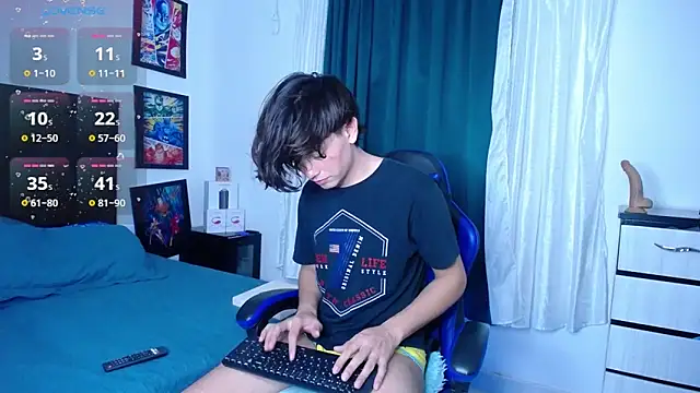 Snapshot of andyboy- chatting on December 14, 2025, 12:17 am andyboy- online show from December 14, 2025, 12:17 am