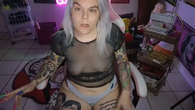 CherryBombBomb online show from January 10, 2025, 6:09 am