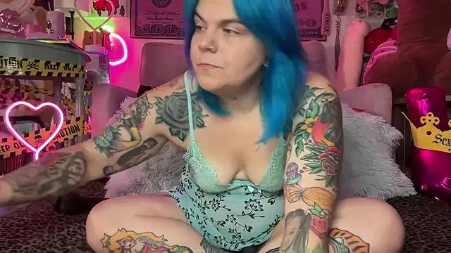 CherryBombBomb online show from November 16, 2025, 7:13 am