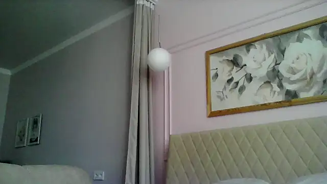 SunElizabeth online show from March 21, 2025, 7:44 am