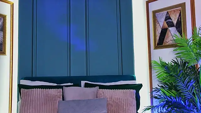 LunaWills  online show from February 3, 2026, 5:27 am