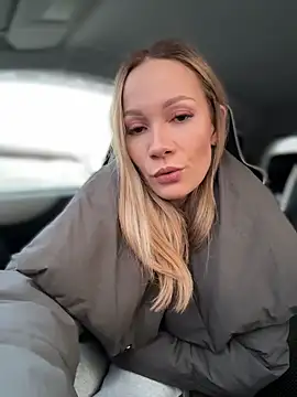 LavenderHot online show from December 18, 2025, 2:49 am