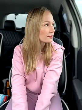 Snapshot of LavenderHot chatting on October 11, 2025, 1:39 am LavenderHot online show from October 11, 2025, 1:39 am