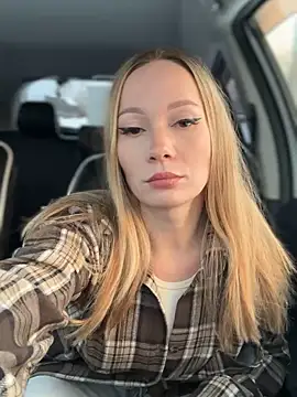 Snapshot of LavenderHot chatting on November 16, 2025, 2:27 am LavenderHot online show from November 16, 2025, 2:27 am